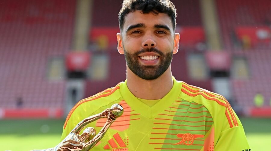 David Raya with Goalkepper of the season award