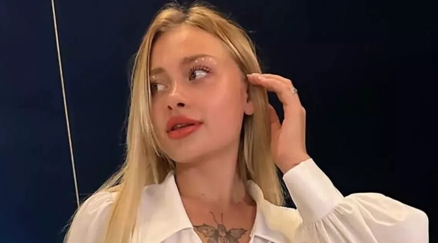 The model who faces the spin injury in Dubai porta potty