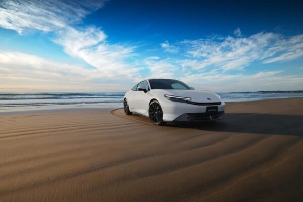 Honda Prelude 2024 Returns with Hybrid Power and Coupe Style