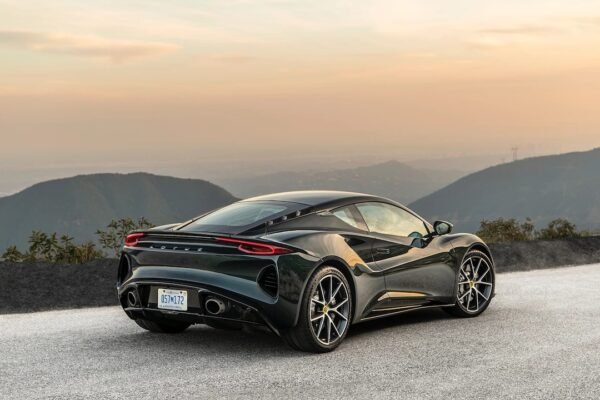 Lotus Emira: How the British Sports Star Inspires a New Era of Electric Luxury