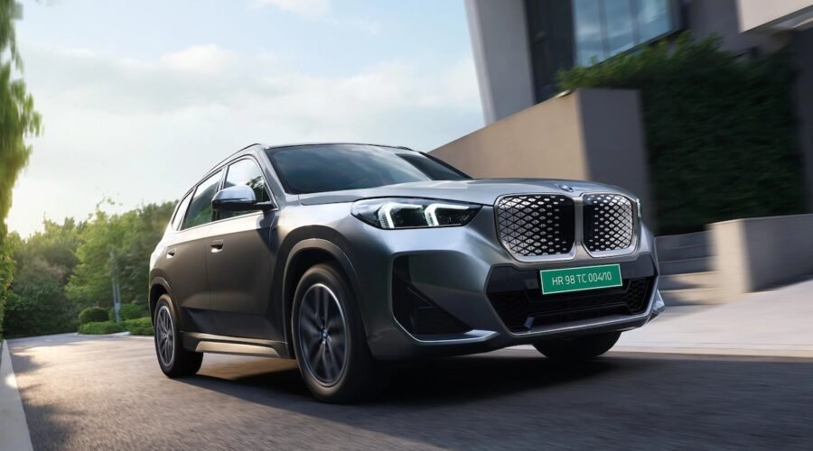 BMW iX1
