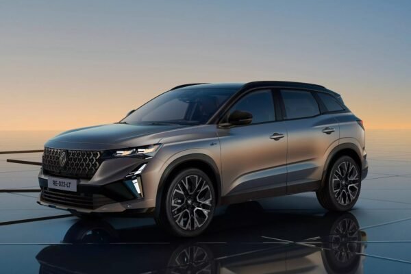 Why the Renault Austral Is Making Headlines in the UK Hybrid SUV Scene