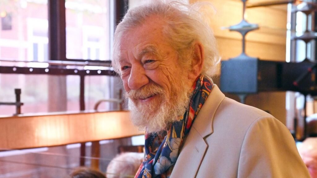 “Sir Ian McKellen at 86: Celebrated Actor, Activist, and Cultural Icon Reflects on a Legacy Spanning Stage, Screen, and Advocacy” Ian McKellen